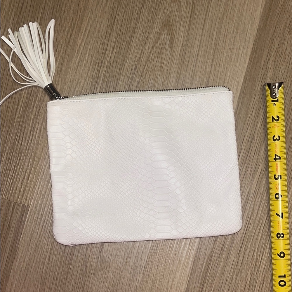 Rodan + Fields White Embossed Clutch - Picture 6 of 6